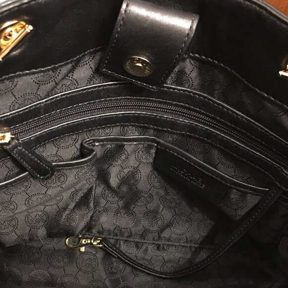 Michael Kors Susannah Large Quilted Black Tote Bag - Picture 15 of 16